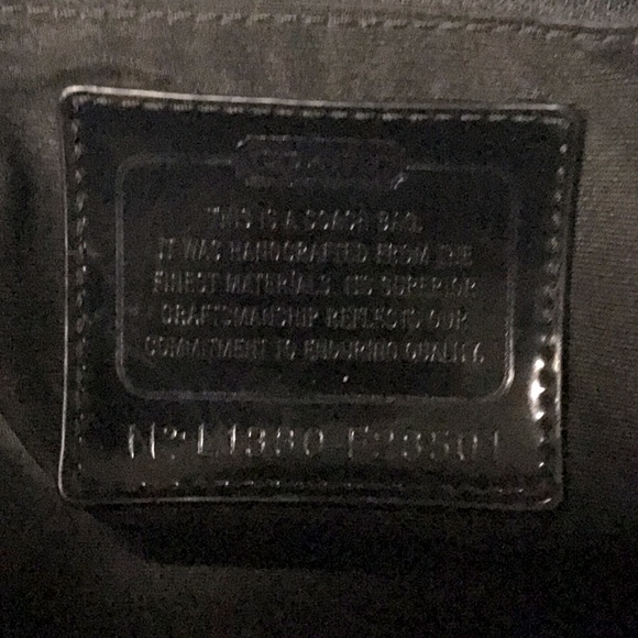 Coach Signature Bag - Picture 4 of 9